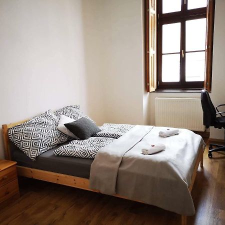 Apartamento Pécs sétaló utcájában 6 személyes 3 szobás lakás Exterior foto
