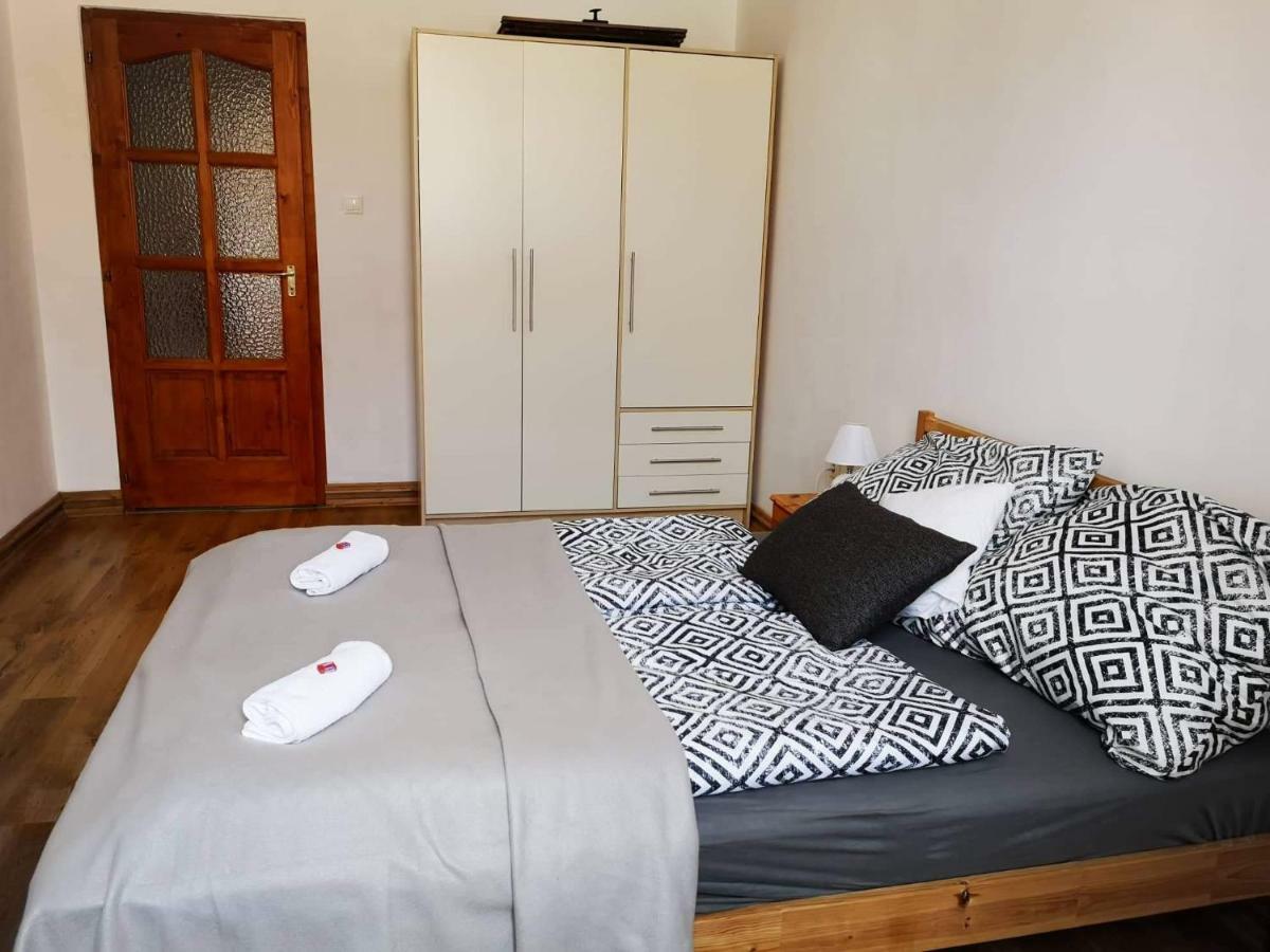 Apartamento Pécs sétaló utcájában 6 személyes 3 szobás lakás Exterior foto