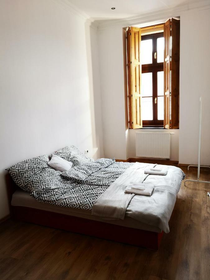 Apartamento Pécs sétaló utcájában 6 személyes 3 szobás lakás Exterior foto